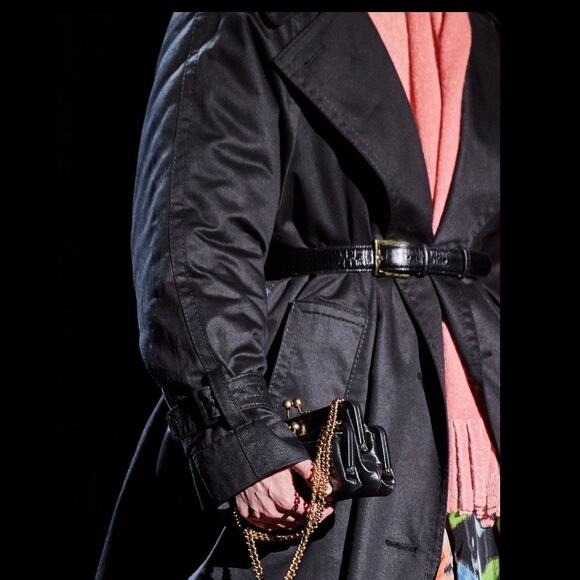 Runway Marc Jacobs Runway 2019 Pink Fringe End Scarf 64"x10" - Picture 7 of 7